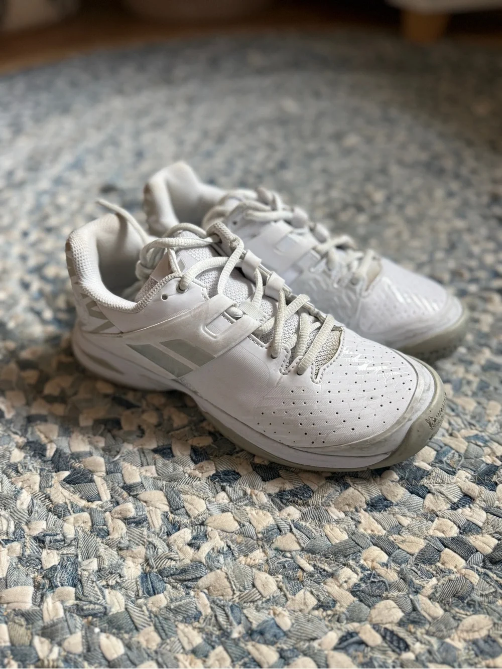 Babolat Youth court tennis shoes size 5.5